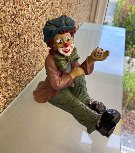 Gilde clown figur sitzend - gilde,
